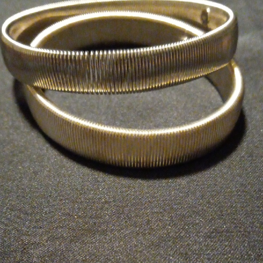 Elegant Vintage Silver-Tone  Spring Bracelets